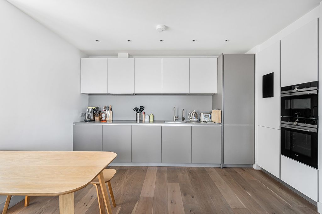 Property photo 2 of 17 Reception/Kitchen