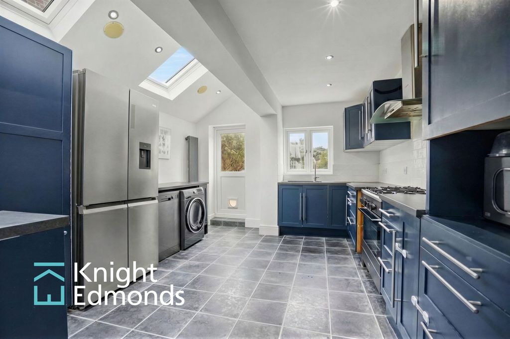 Property photo 1 of 24