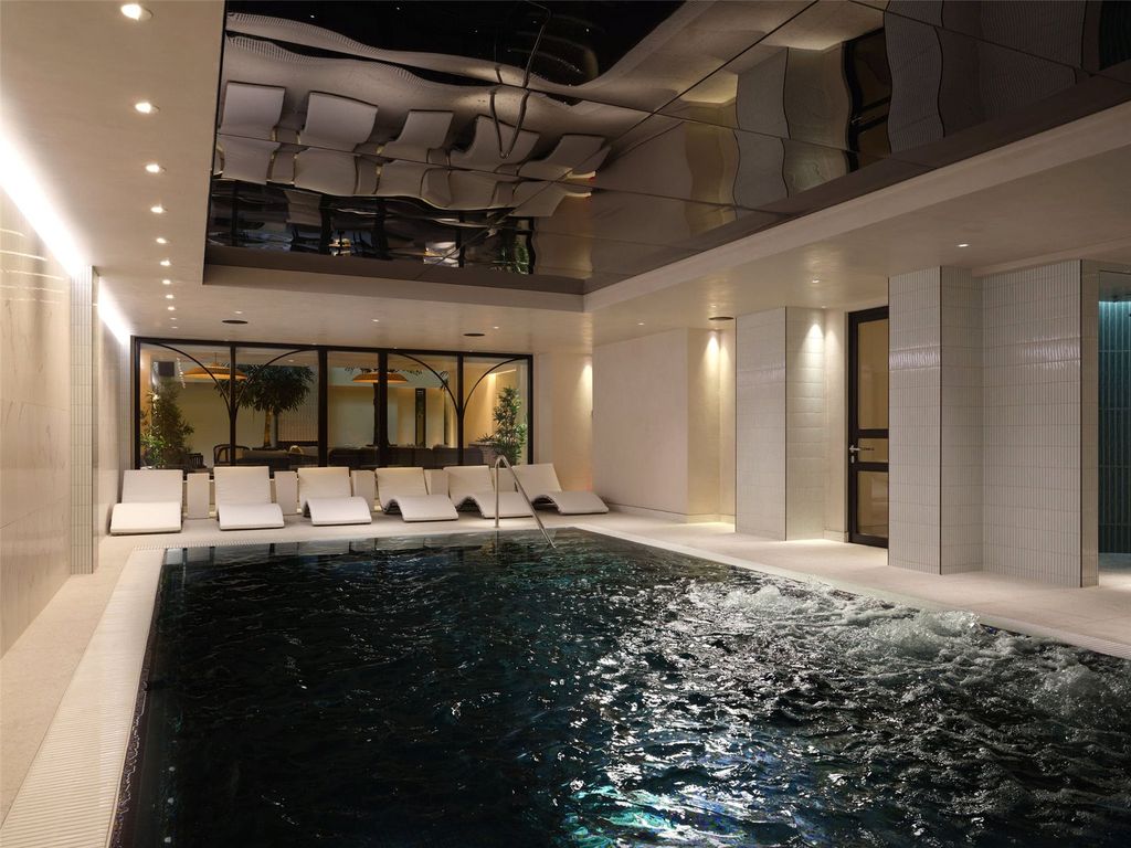 Property photo 1 of 16 Swimming Pool