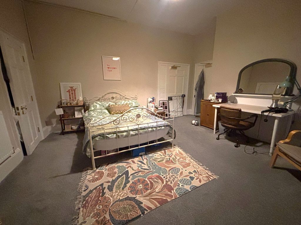 Property photo 2 of 3