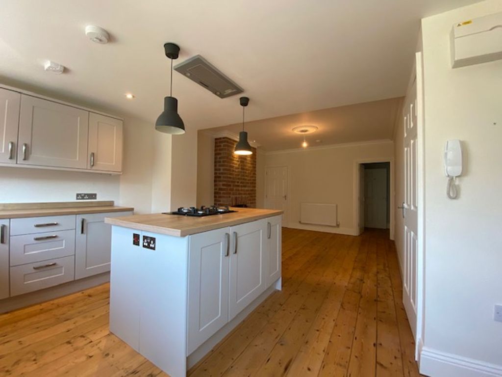 Property photo 2 of 12 Photo 4