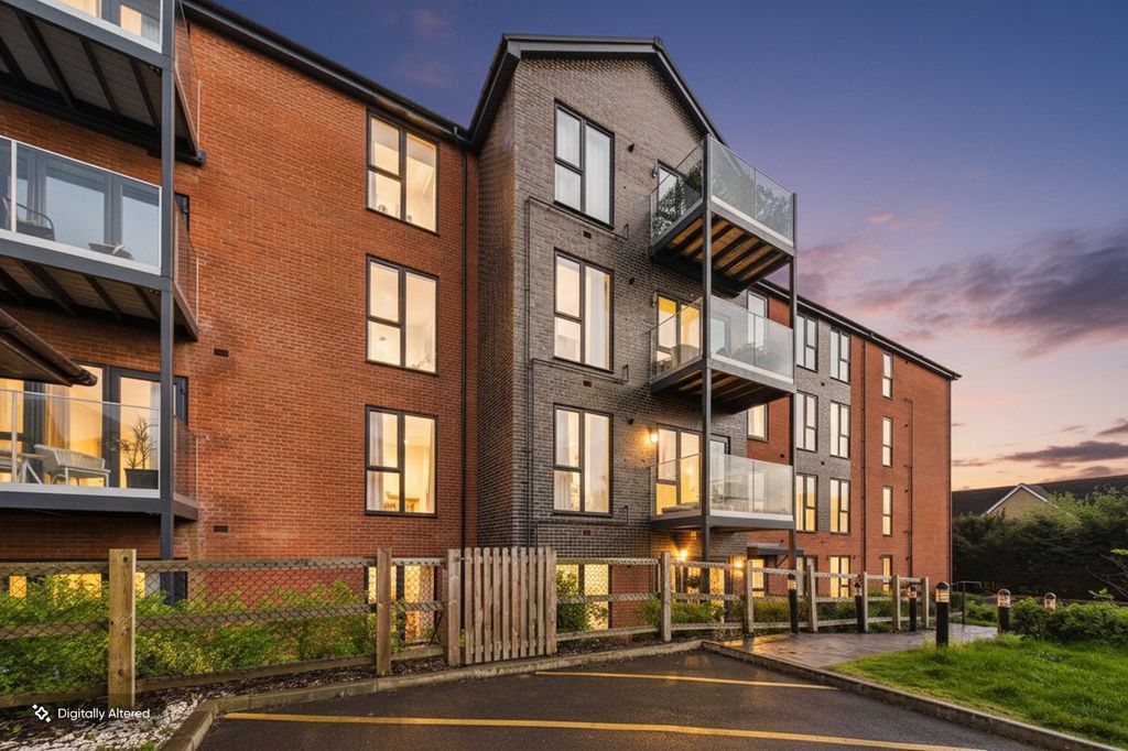 Property photo 1 of 10 Picture No. 02