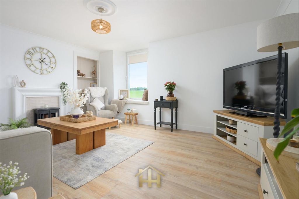 2 bed flat for saleWesthall Terrace, Duntrune, Dundee DD4 photo 4