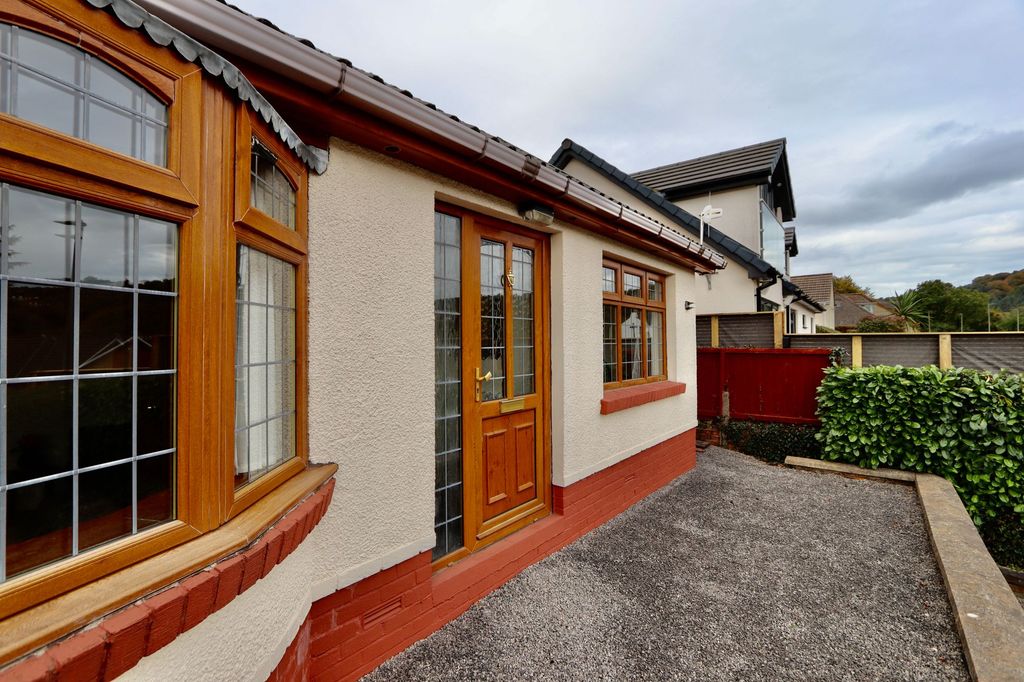 Property photo 2 of 29