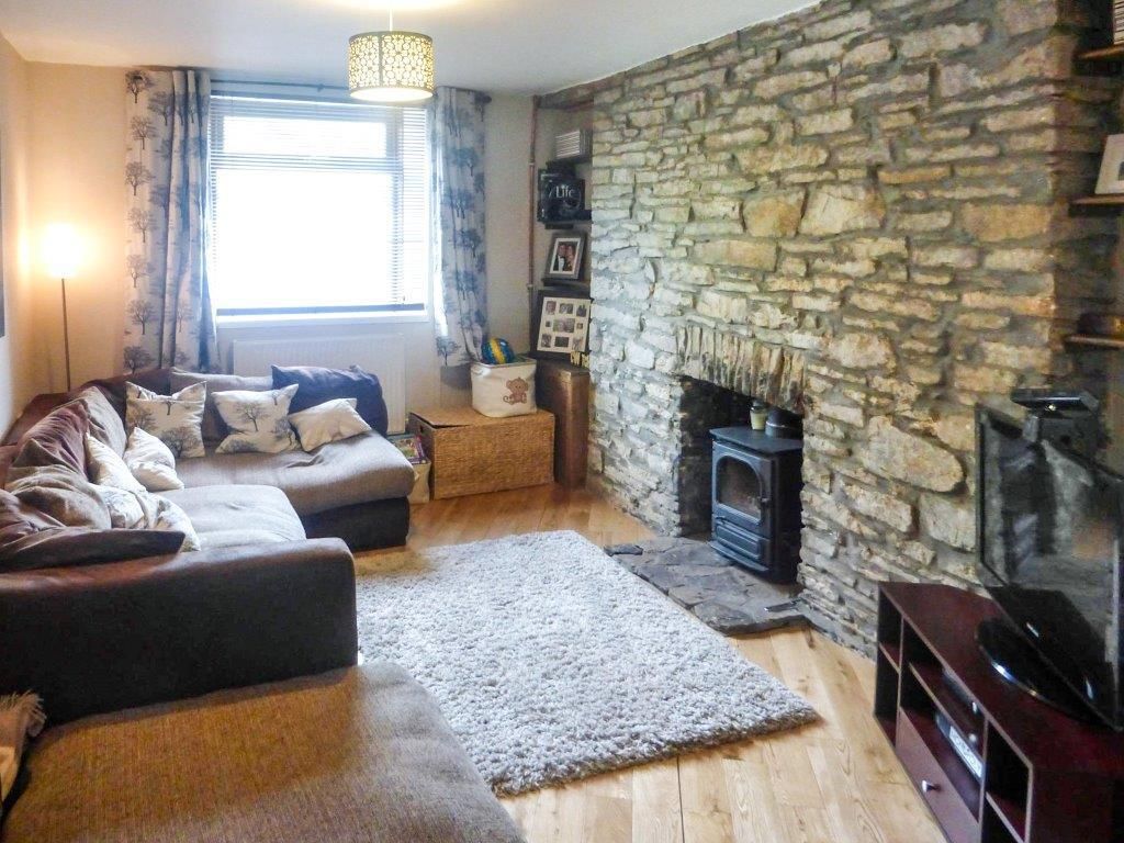 Property photo 2 of 9 Bathroom