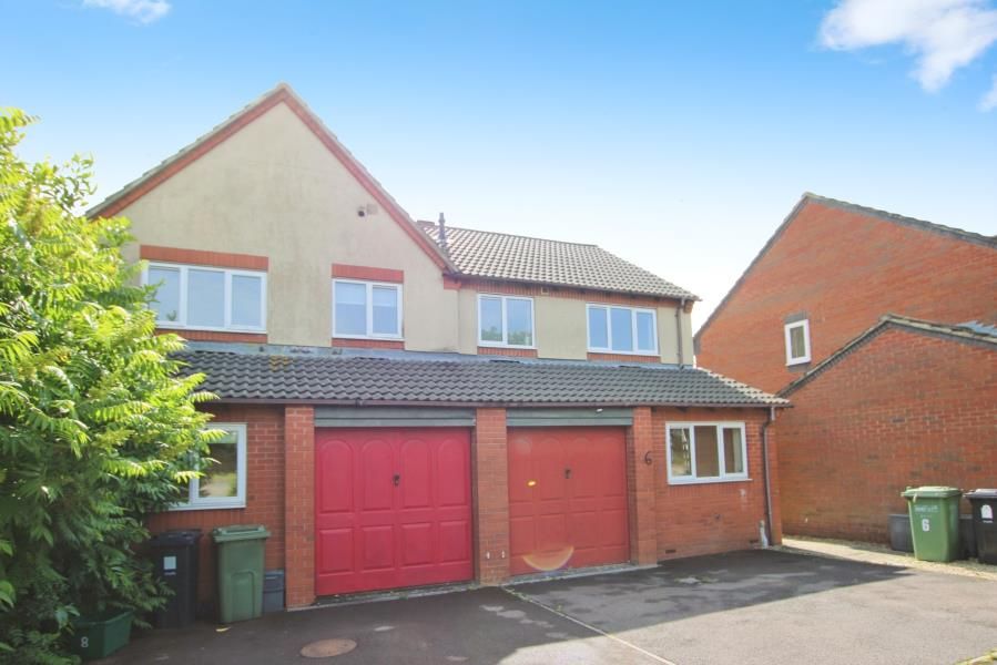 Property photo 1 of 8