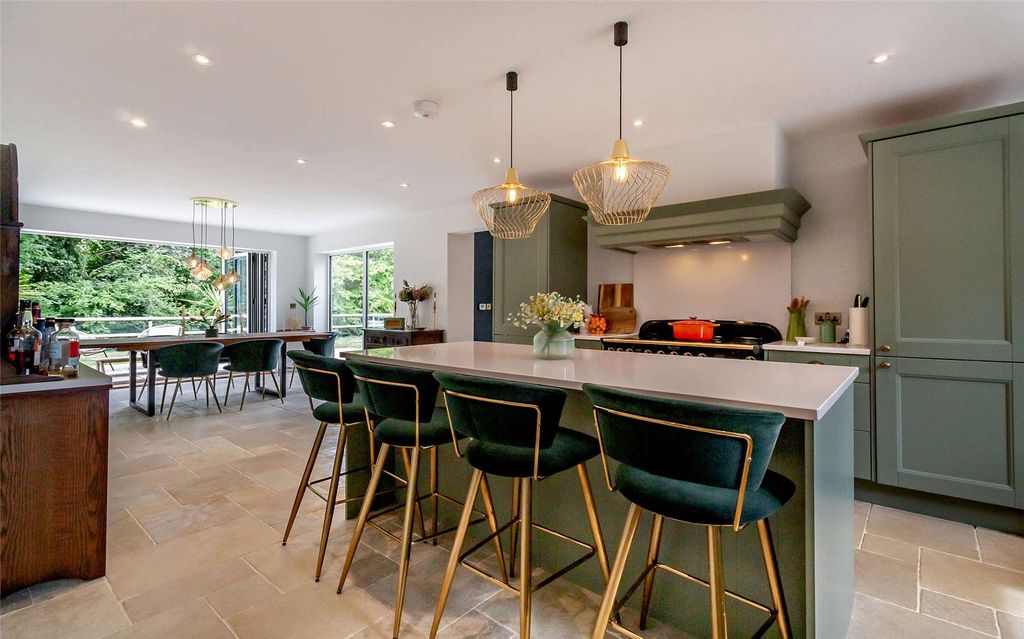 Property photo 2 of 27 Kitchen/Diner