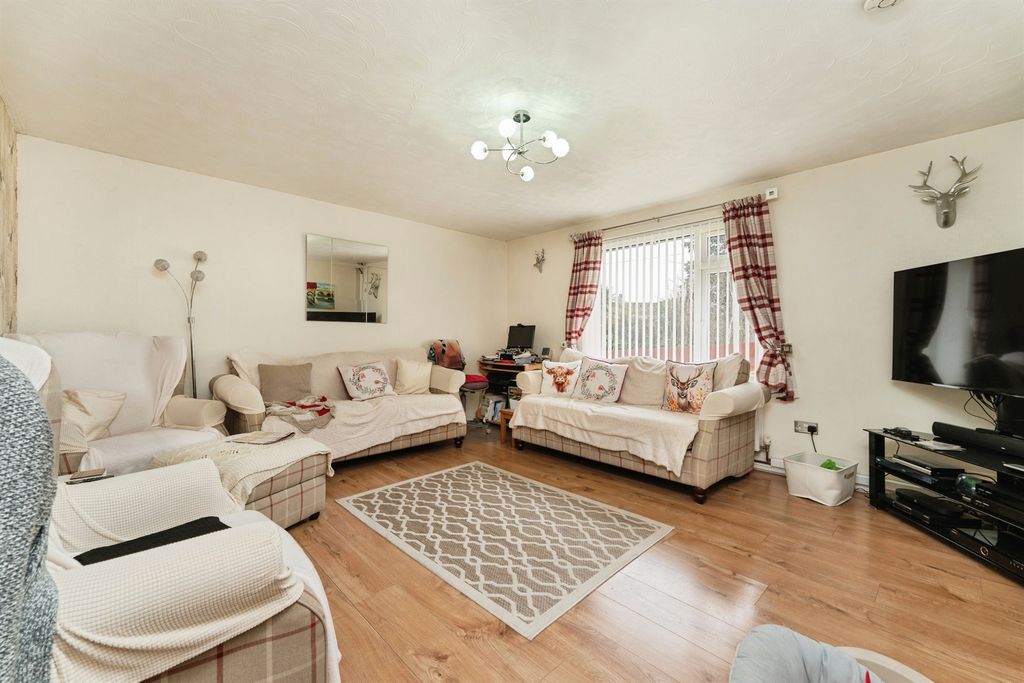 Property photo 3 of 14