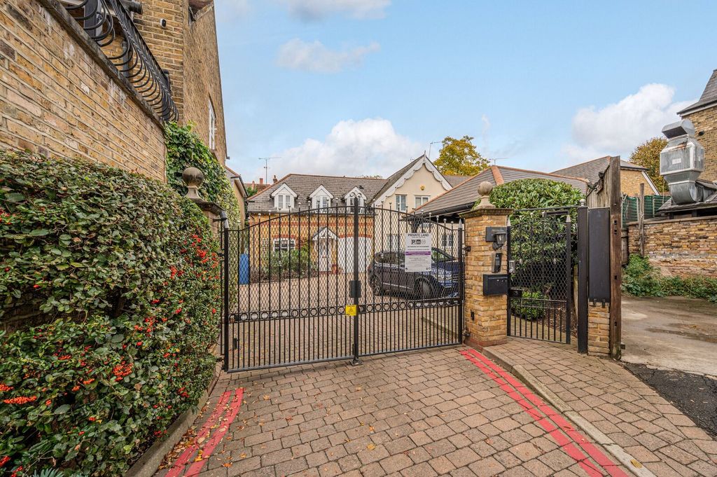 Property photo 1 of 19