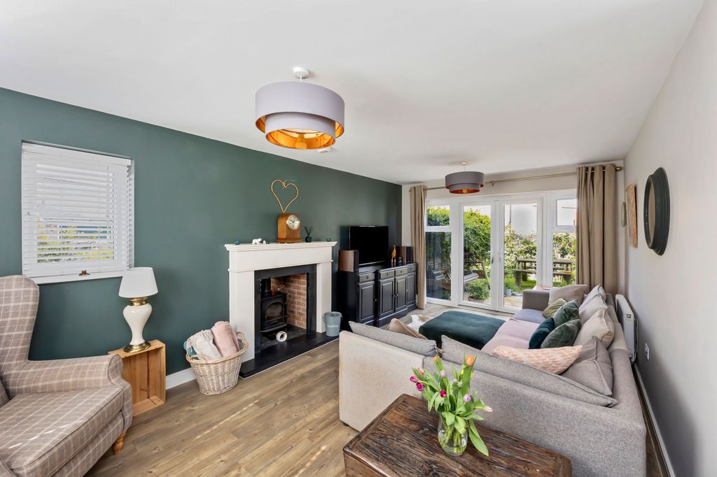 Property photo 2 of 21