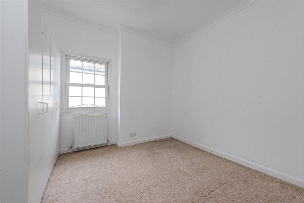 Property photo 3 of 7 Picture No. 18