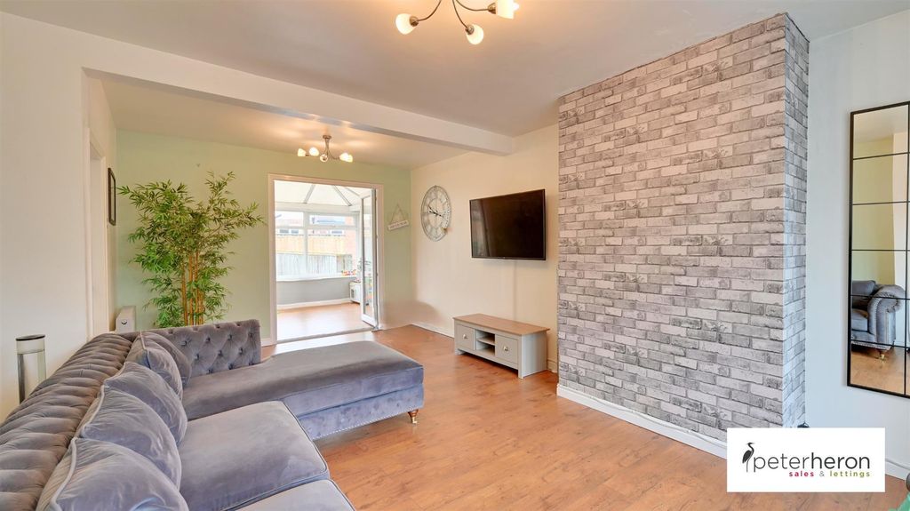 Property photo 2 of 20 Living Room