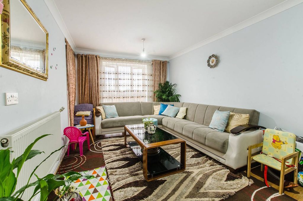 Property photo 1 of 6