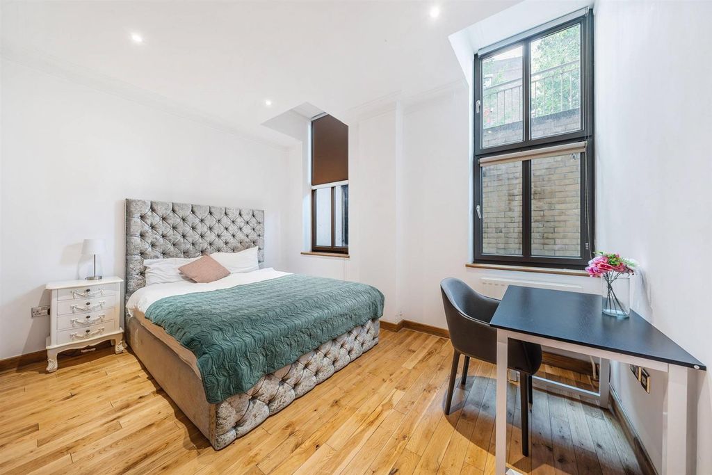 Property photo 3 of 14 Cubit Street 6.Jpg
