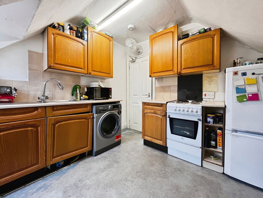 Property photo 3 of 8 Pbox-Img.Jpg