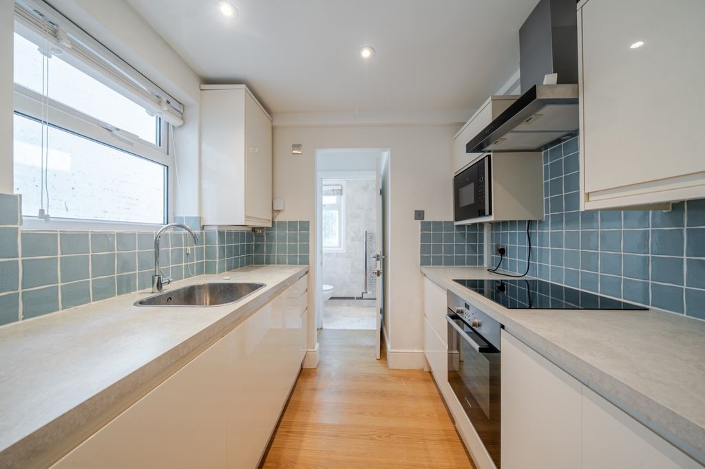 Property photo 3 of 14 Kitchen