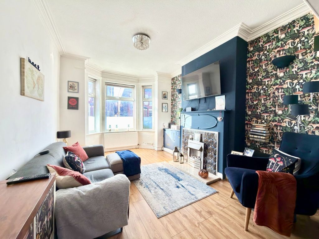 Property photo 2 of 18