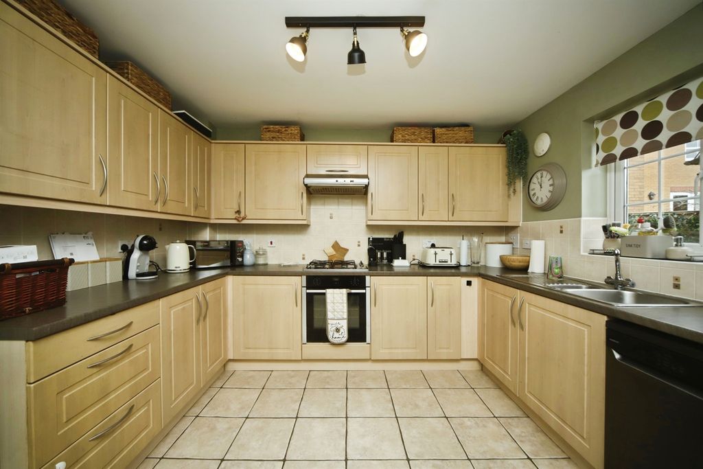 Property photo 3 of 20