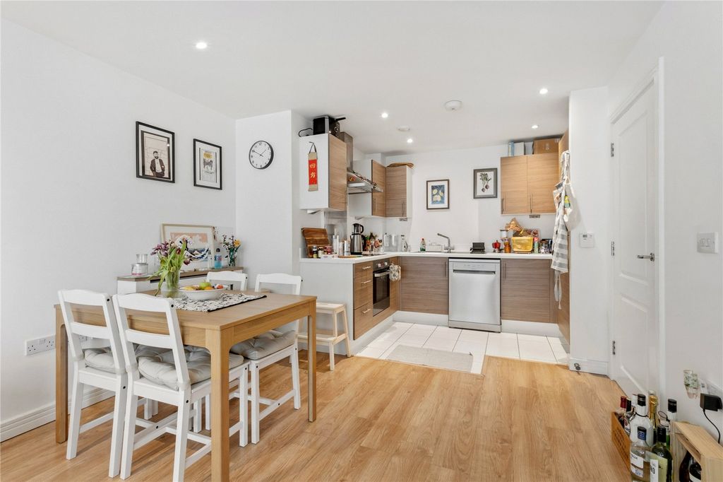 Property photo 2 of 21 Picture No. 19