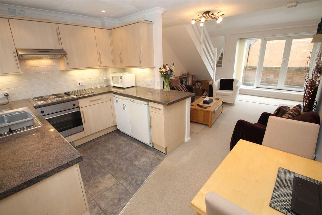 Property photo 3 of 10