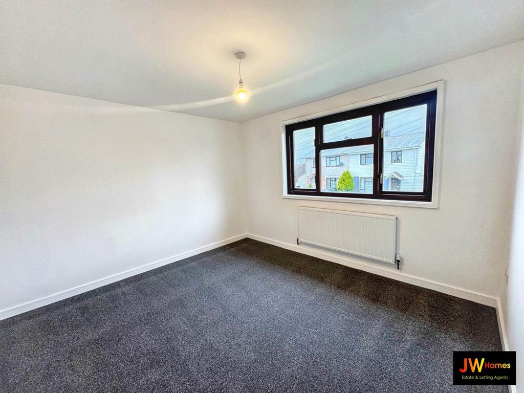 Additional image 6 of 3 bed property to rentBryncelyn, Treharris CF46