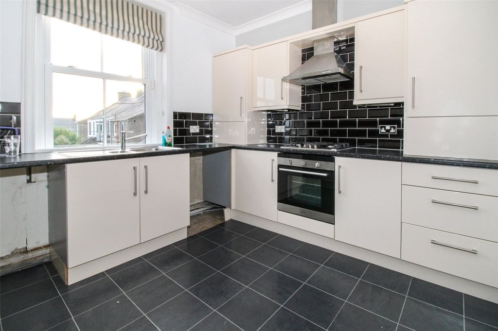 Property photo 3 of 14 Picture 3