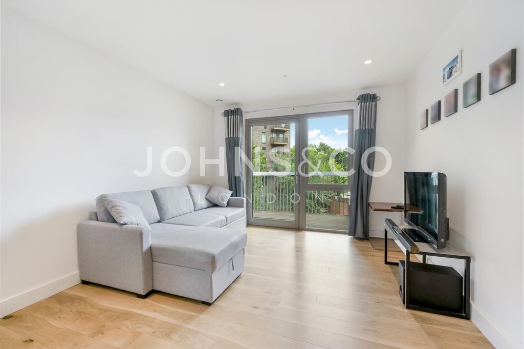 Property photo 2 of 12
