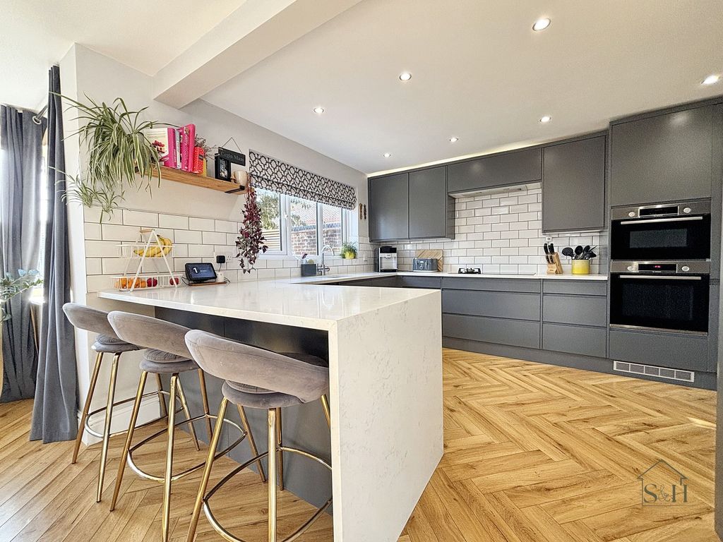 Property photo 3 of 26