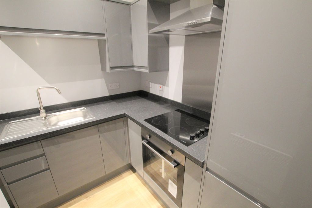 Property photo 2 of 11 Kitchen