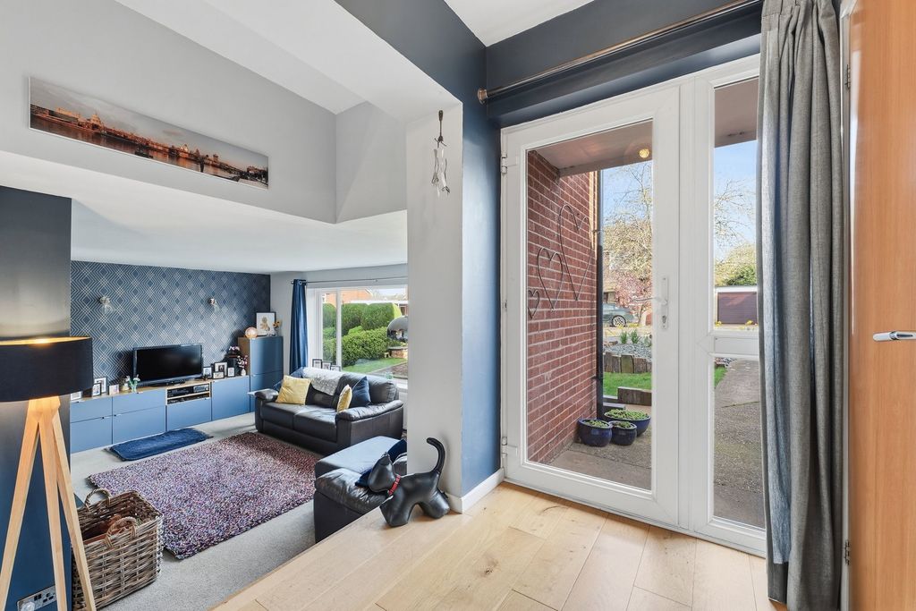 Property photo 2 of 35