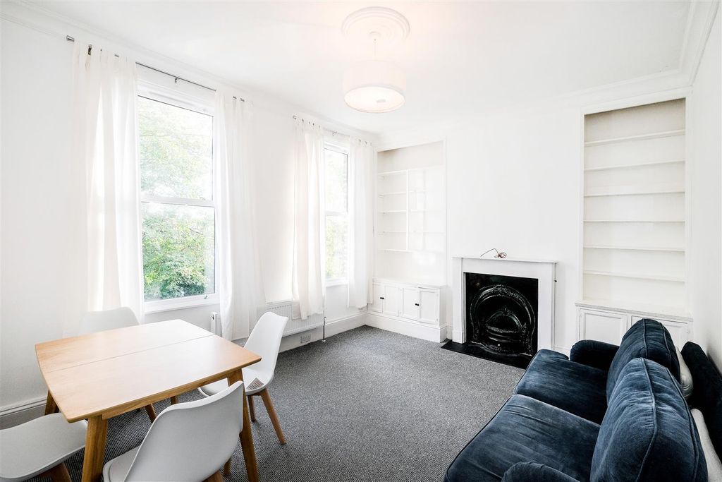 Property photo 3 of 17 67 Crescent Road-3.Jpg