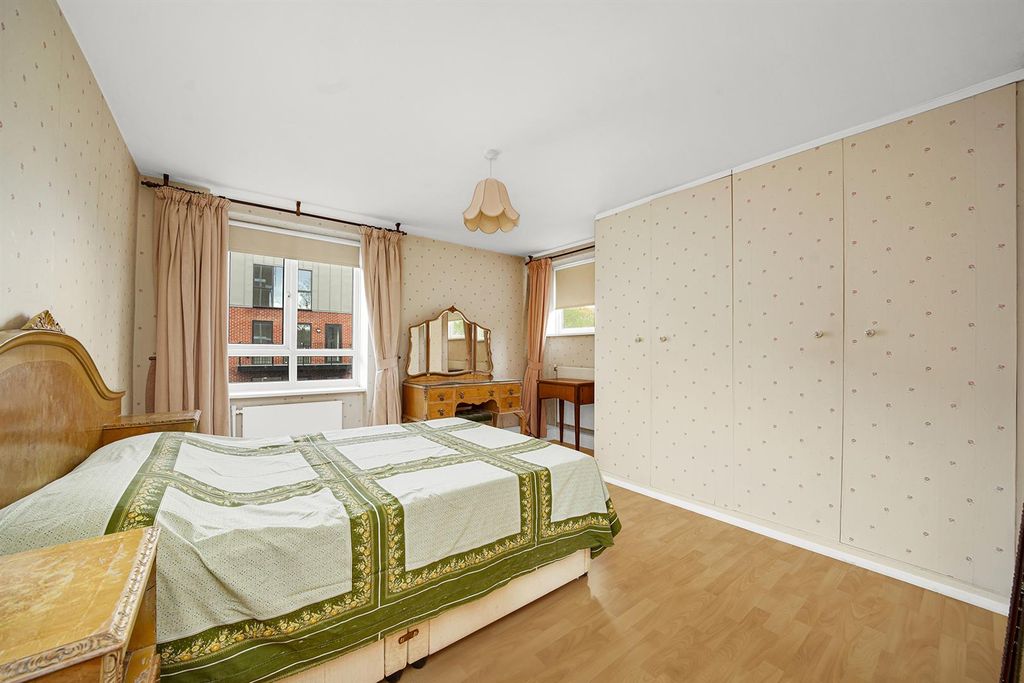 Property photo 2 of 9