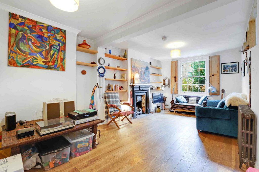 Property photo 3 of 9