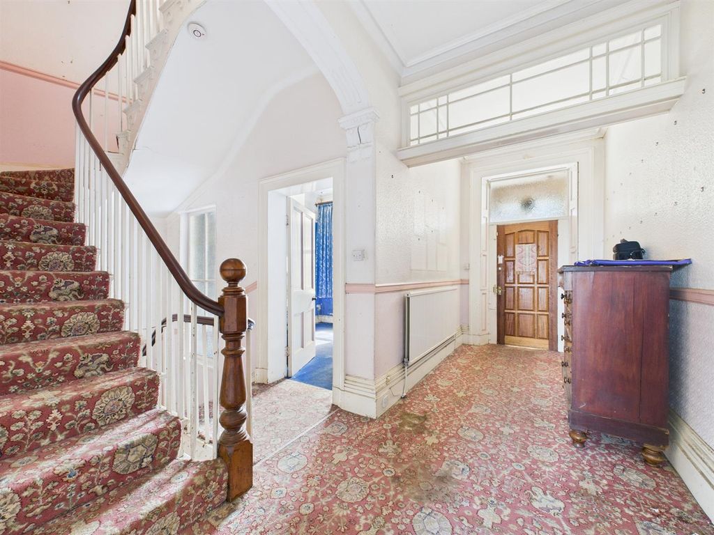 Property photo 2 of 21 Cam03604G0-Pr0022-Still002.Jpg