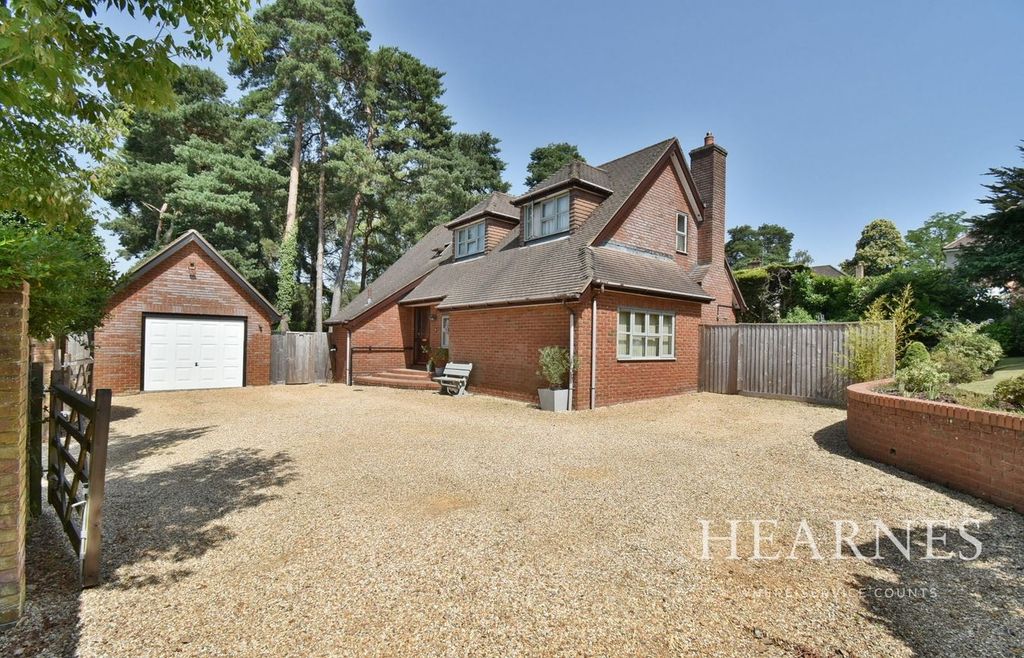 Property photo 1 of 32