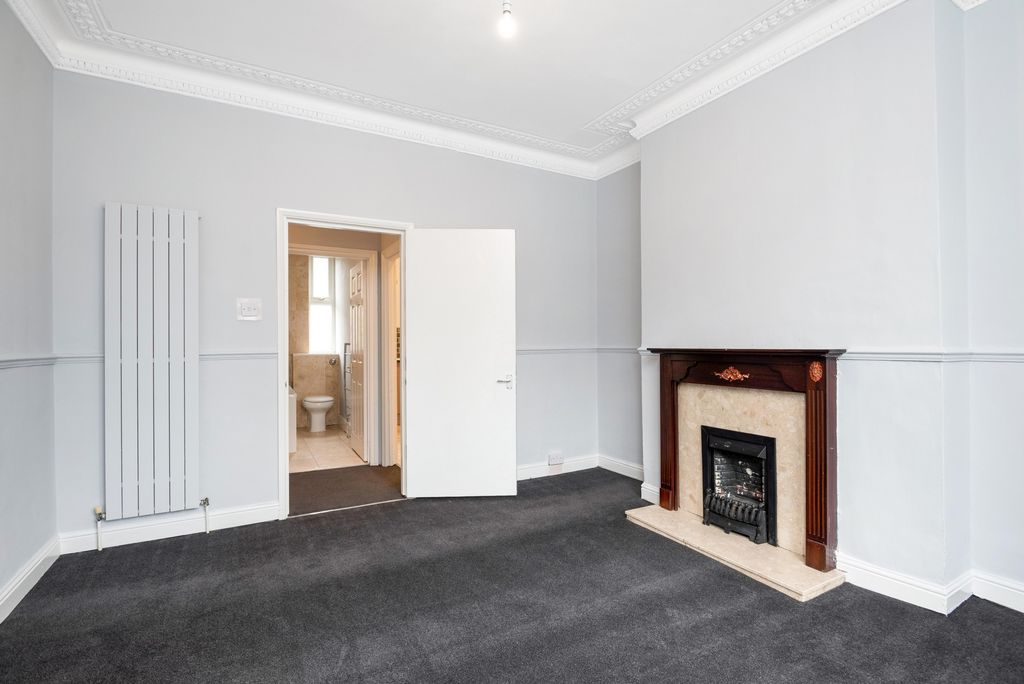 Property photo 3 of 8 Photo 8