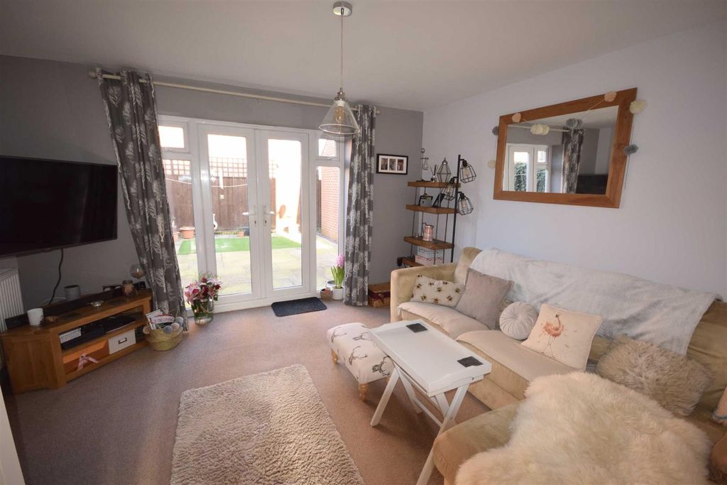 Property photo 3 of 8