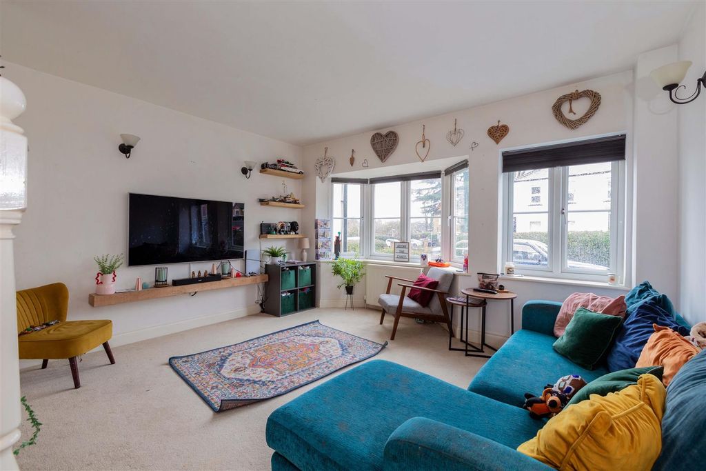 Property photo 3 of 17