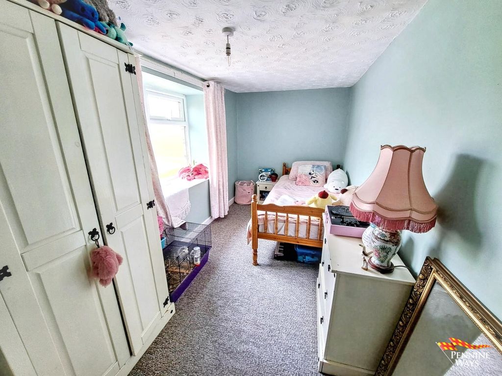 Property photo 2 of 27