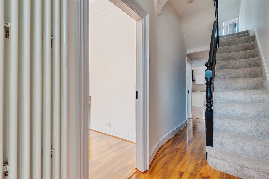 Property photo 2 of 18 Pbox-Img.Jpg