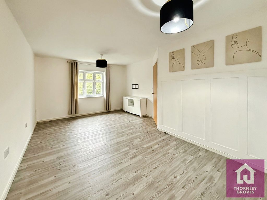 Property photo 2 of 11 Pbox-Img.Jpg
