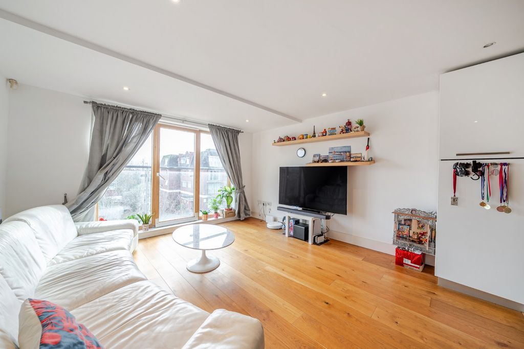 Property photo 2 of 9 Picture No. 01