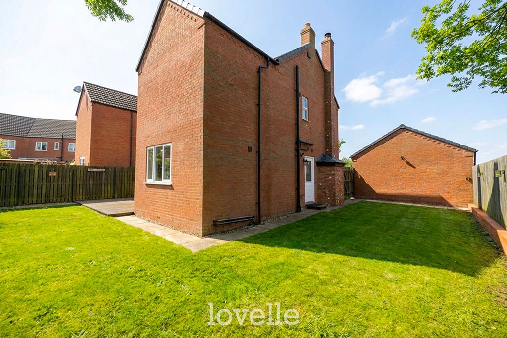Property photo 3 of 18
