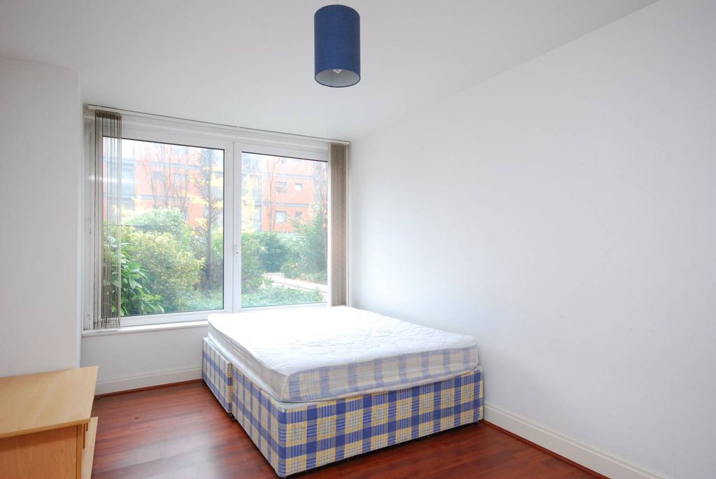 Property photo 3 of 6