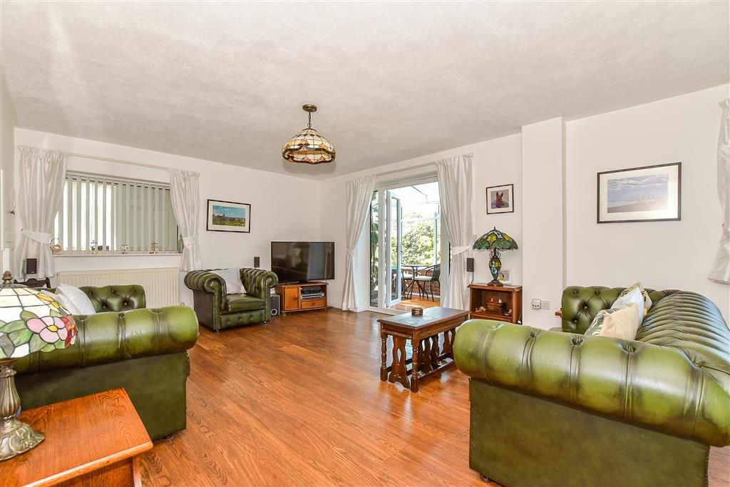 Property photo 3 of 15 Sitting Room