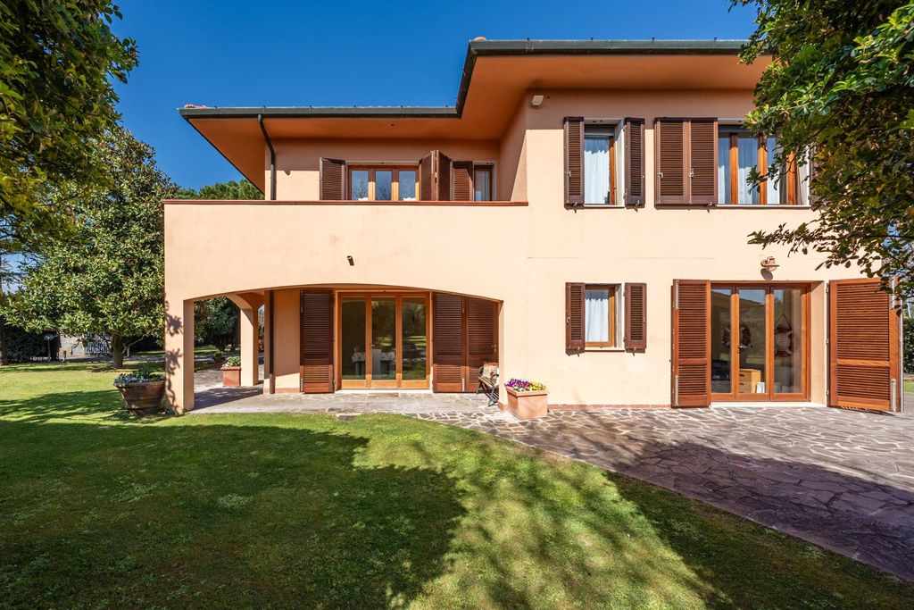 Property photo 1 of 34