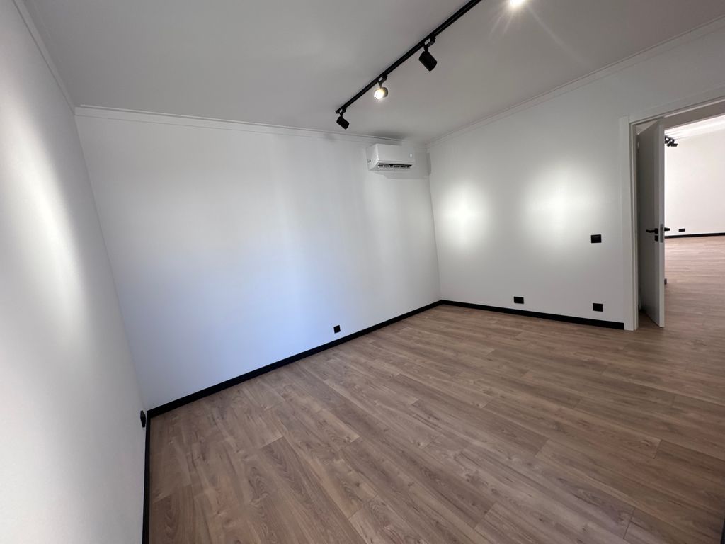 Property photo 2 of 38