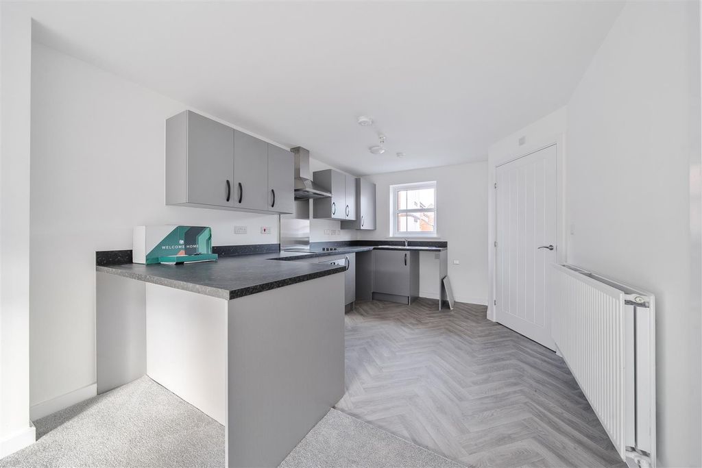 Property photo 3 of 10 1394341-6-694Bd37928554.Jpg