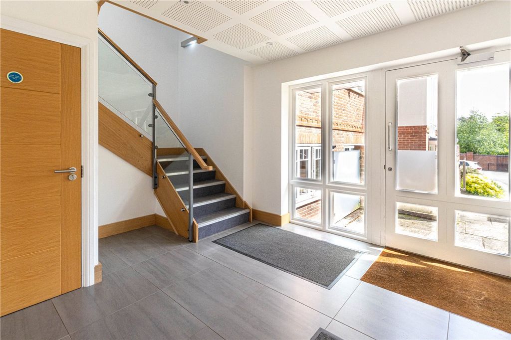 Additional image 11 of 2 bed flat for saleLeyton Road, Harpenden, Hertfordshire AL5