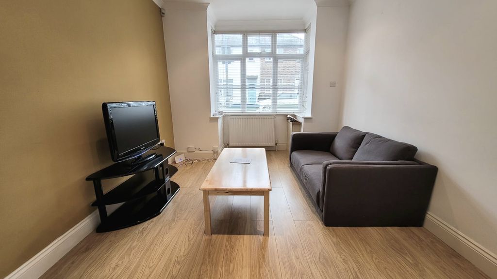 Property photo 2 of 14 Image